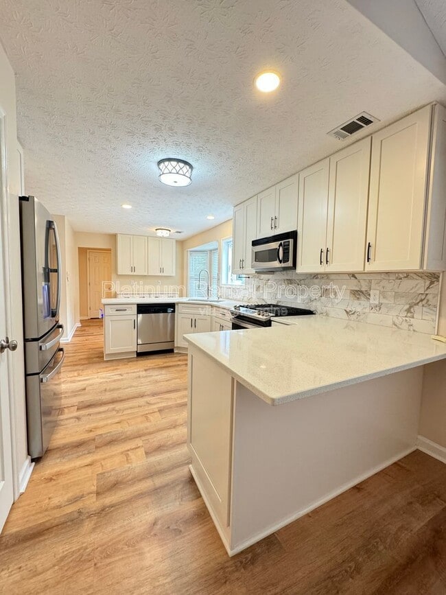 Building Photo - 1444 Glenfield Dr