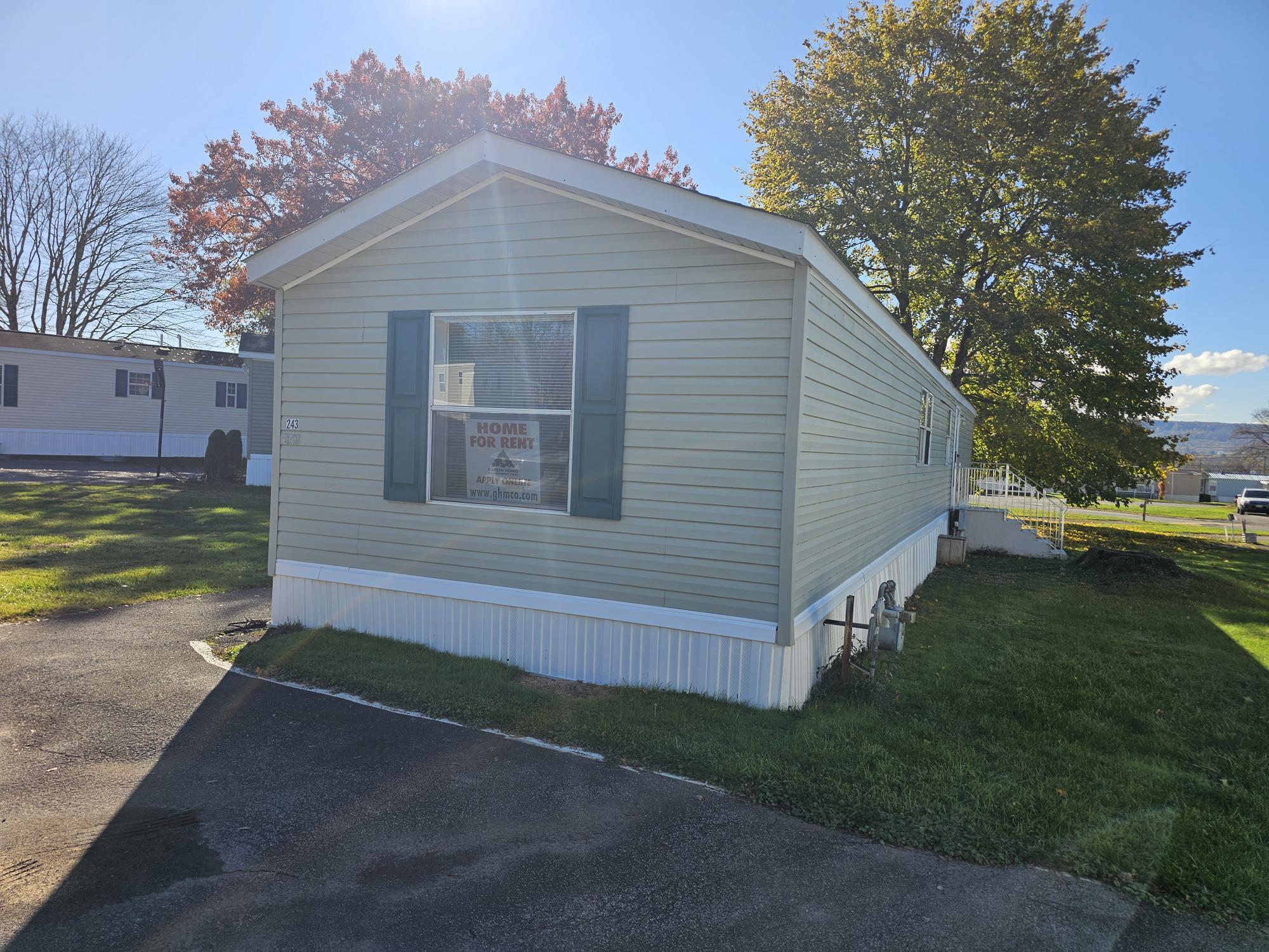 Building Photo - 243 Maverick Ln