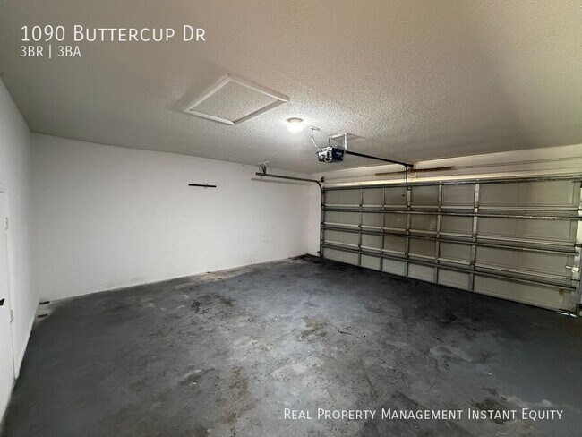 Building Photo - 1090 Buttercup Dr