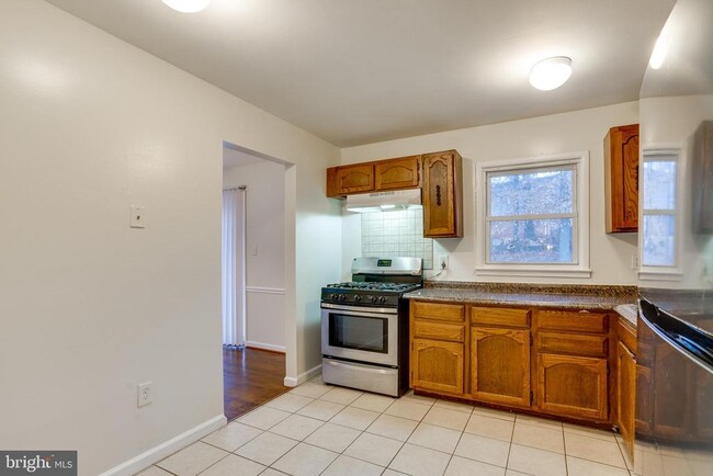 Building Photo - 13636 Greenwood Dr