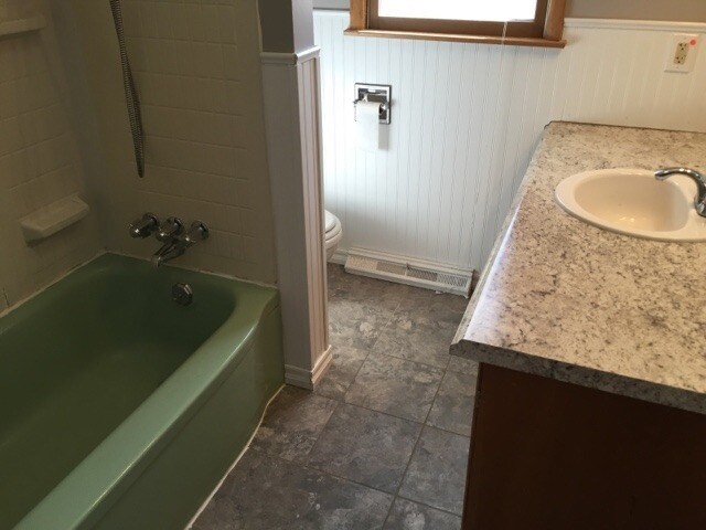 Building Photo - 3 Bedroom Home on Quiet Street Southwest, ...