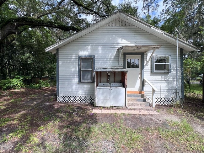 Building Photo - 2BR/1BA Pet Friendly Cottage off Waldo Roa...