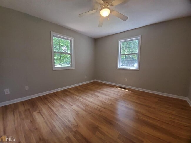 Building Photo - 124 Westwood Rd