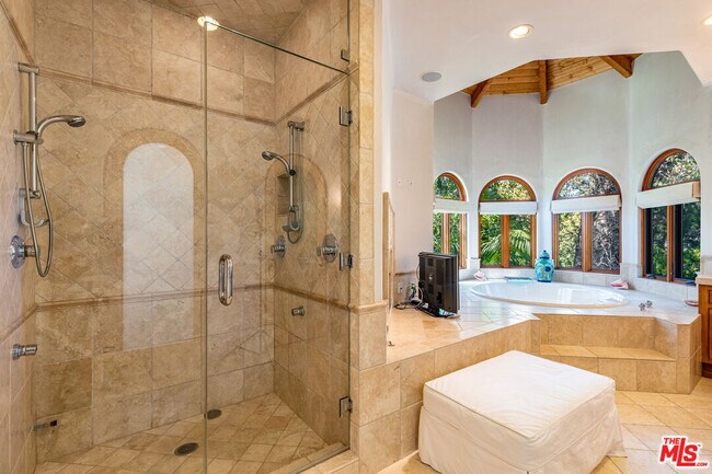 Building Photo - 6405 Bonsall Dr