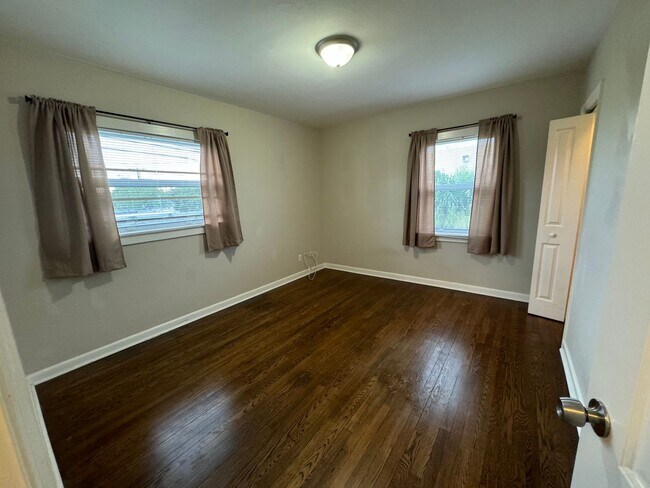 Building Photo - 1BR Apartment for Rent – Walk to Downtown Lake Worth, Beach & Golf