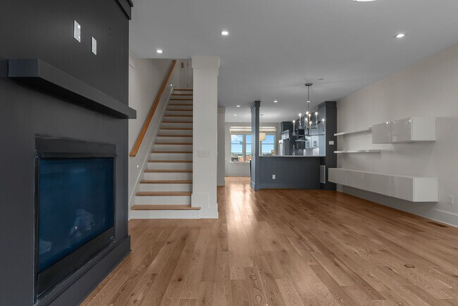 Building Photo - M West