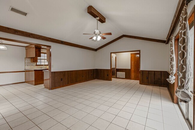 Building Photo - 575 Bradford Dr