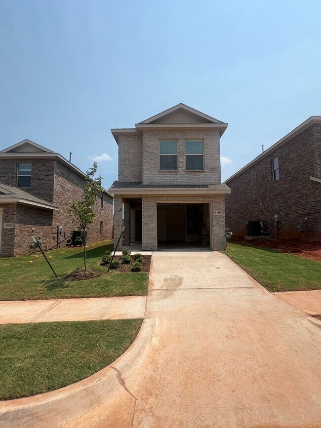 Building Photo - 14810 Razorbill Dr
