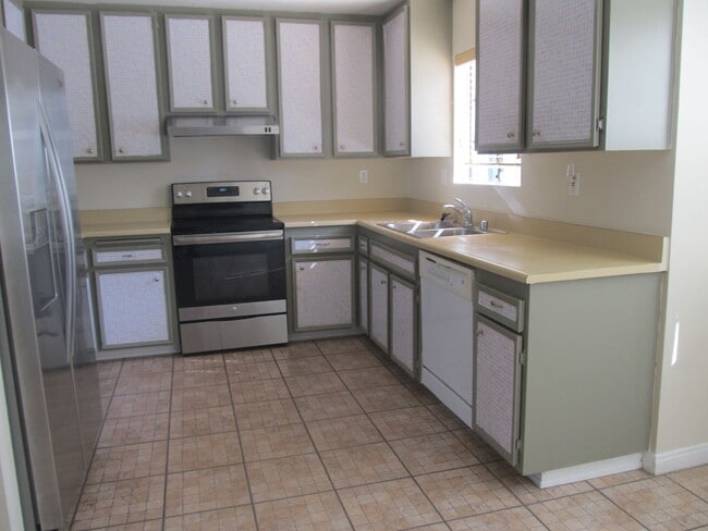 Building Photo - Chula Vista Condo