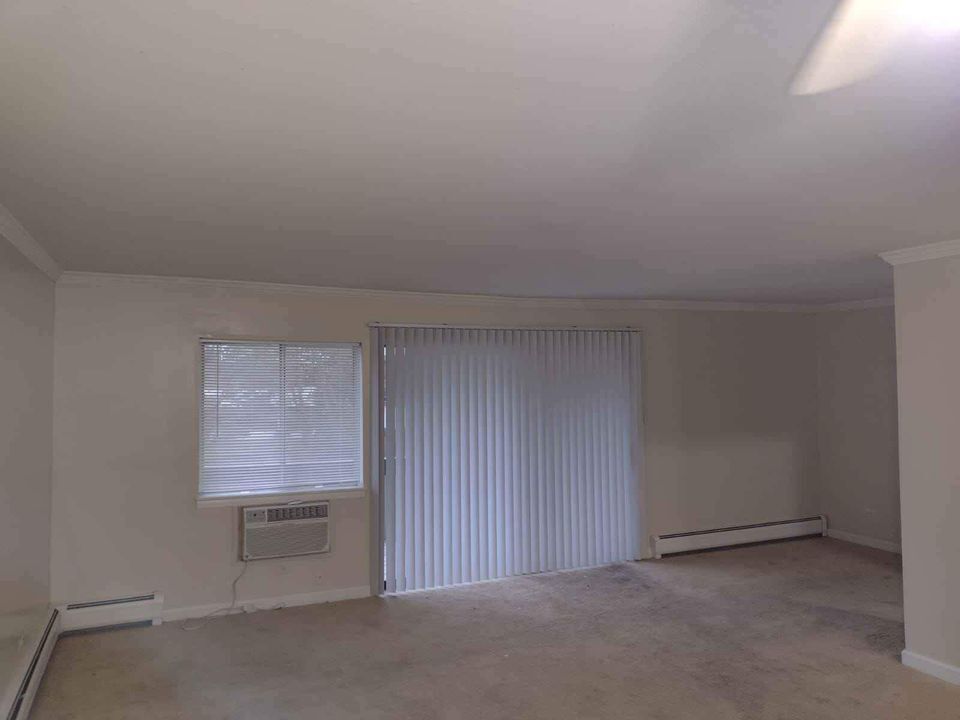 Building Photo - 1813 Hemlock Plz