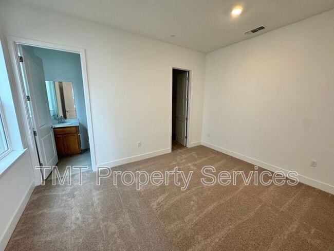 Building Photo - 10315 Marama Wy