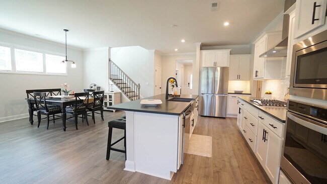 Building Photo - 329 Sparrow Rdg Dr