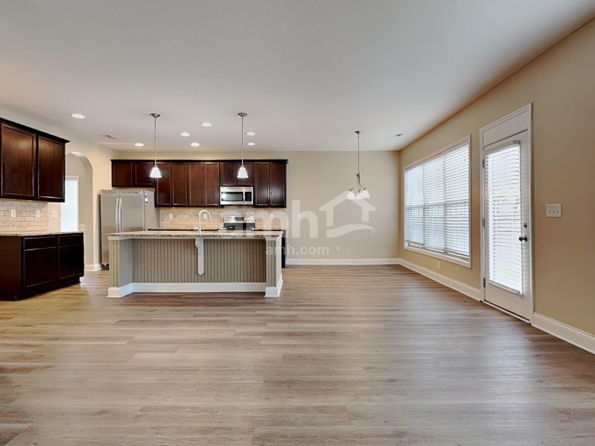 Building Photo - 3419 Greentree Ln