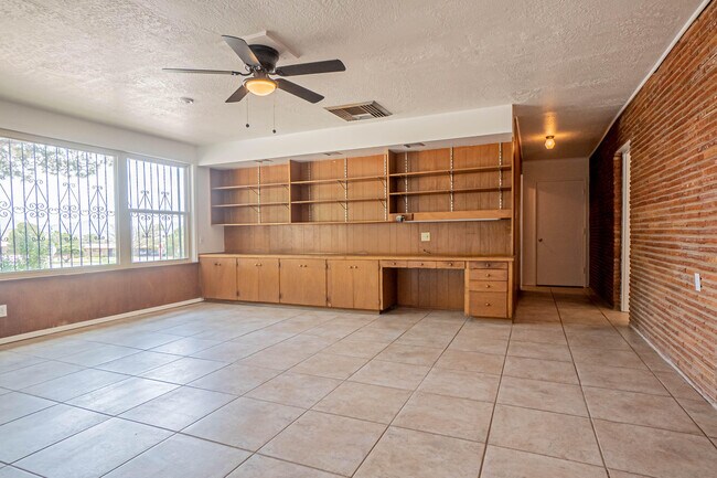 Building Photo - 4200 N Stanton St