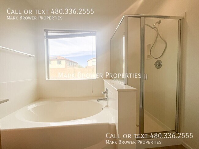 Building Photo - 1492 E Leaf Rd