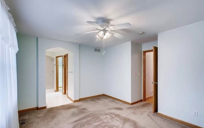 Building Photo - 2534 E 125th Way