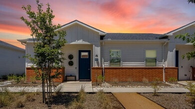 Building Photo - 1001 W Melissa Rd