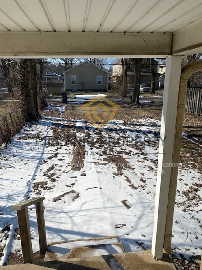 Building Photo - 3722-3724 N Illinois St