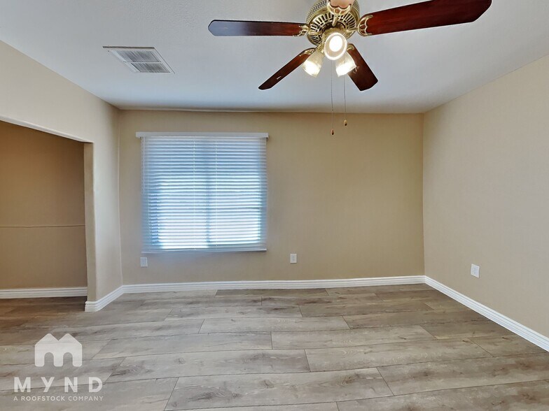 Building Photo - 271 Dakota St