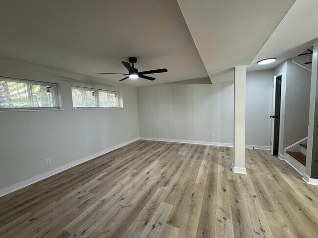 Building Photo - $2,195/month | 4 Bed | 2.5 Bath | 2,046 Sq Ft