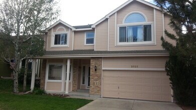 Building Photo - 2025 Bramblwood Ln
