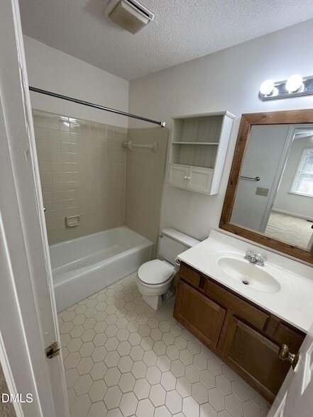 Building Photo - 121 Winners Cir