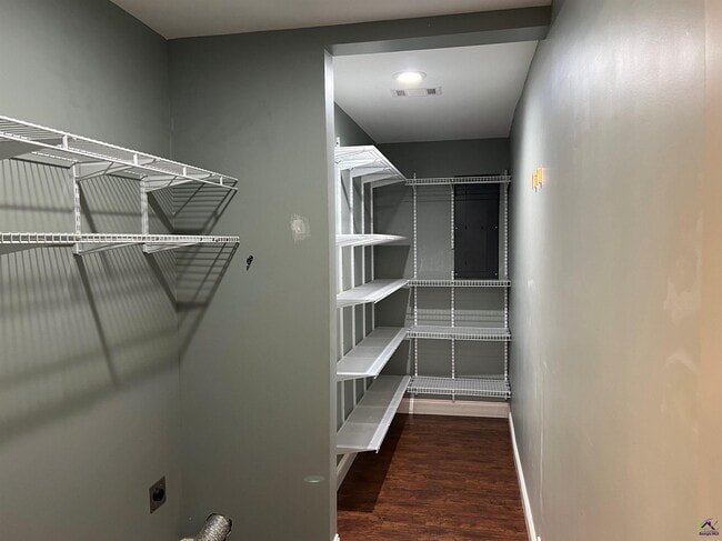 Building Photo - 108 Wilkes Ct