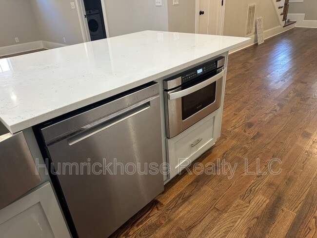 Building Photo - 1808 Berryhill Rd