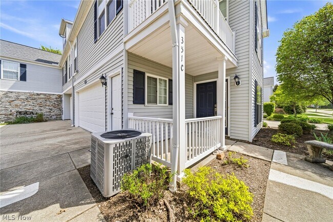 Building Photo - 351 E Legend Ct