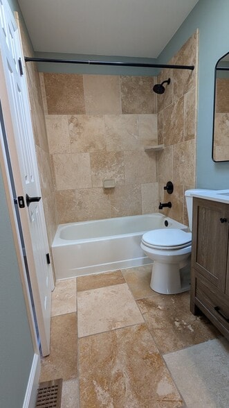 Building Photo - 3450 Hazelwood Ct