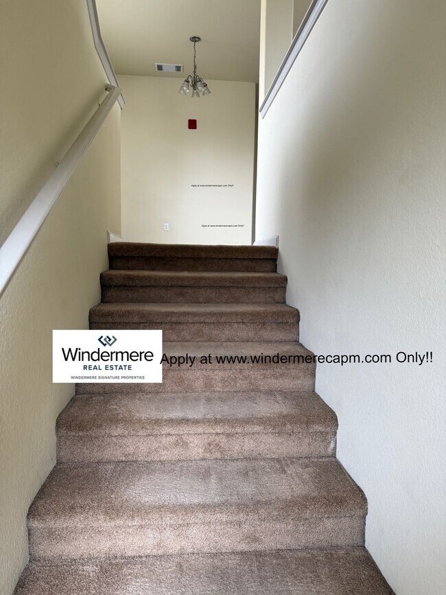 Building Photo - Absolute MUST See Condo In Immaculate Condition With Open Flowing Floor Plan!