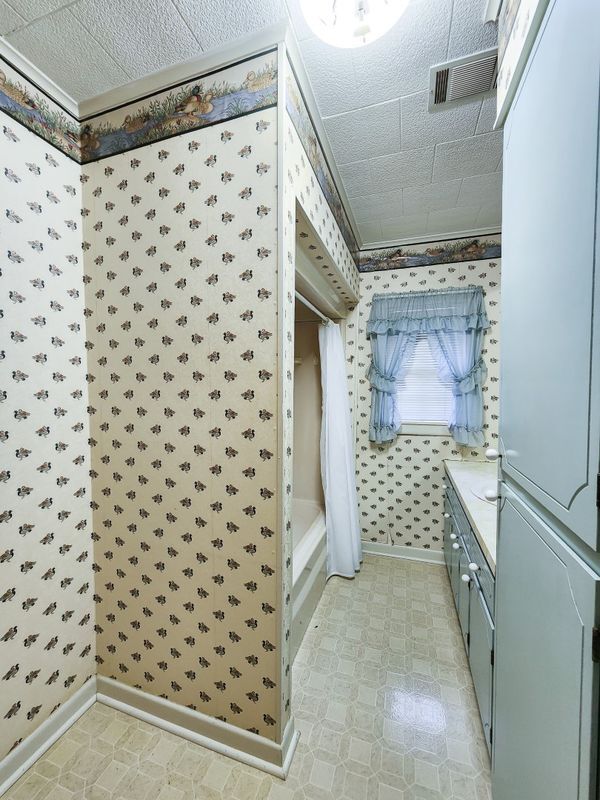 Building Photo - 1402 Loberg Ln
