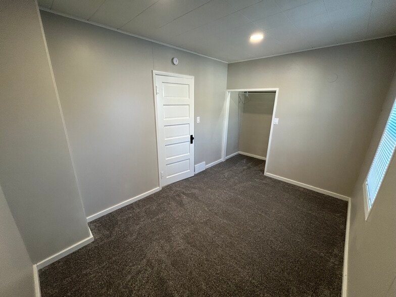Bedroom 2 - 611 S Hawthorne Ave