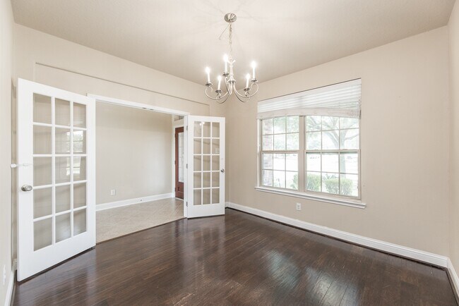 Building Photo - 6123 Northcrest Village Way