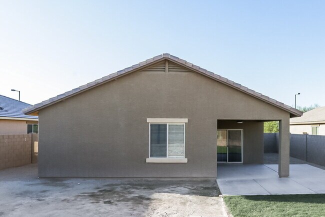 Building Photo - 24656 W Mobile Ln