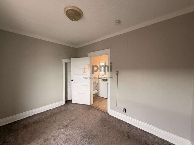 Building Photo - 3910 Catalpa St