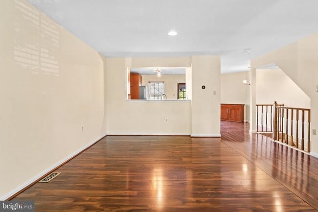 Building Photo - 26 Wessex Ct