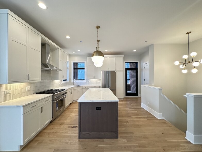 Building Photo - 1743 W Le Moyne St