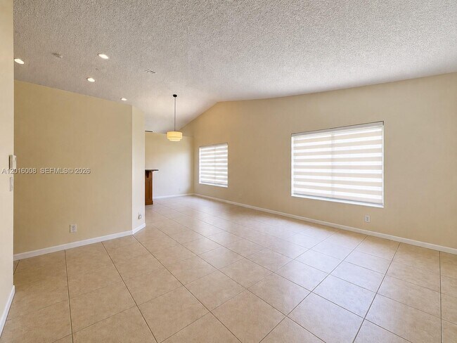 Building Photo - 854 San Remo Dr
