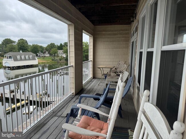 Building Photo - 622 Oyster Bay Pl