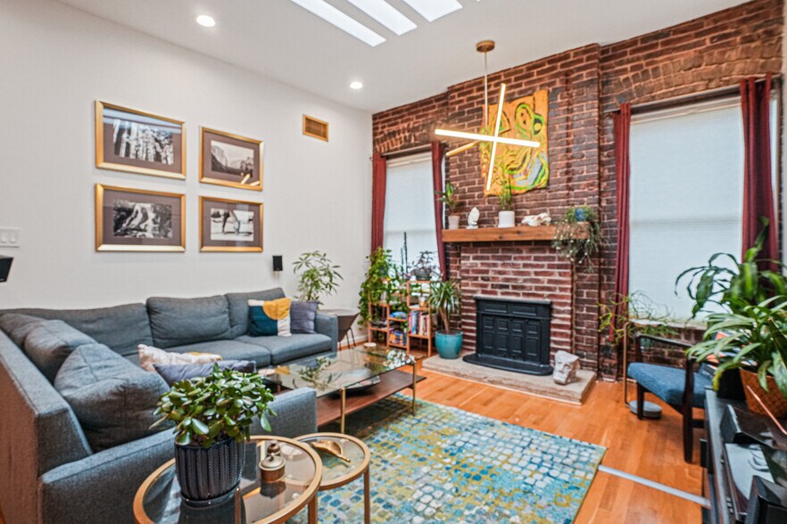 Building Photo - 2007 O St NW