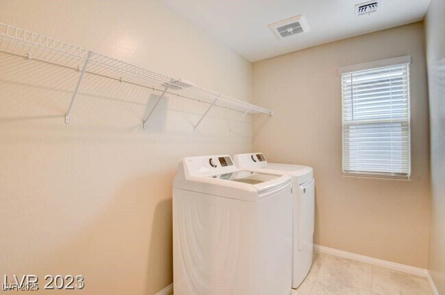 Building Photo - 4148 Elegant Chateau St