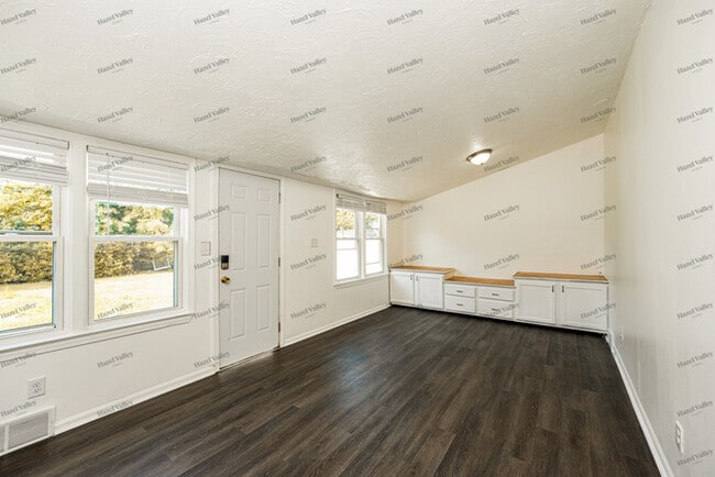 Building Photo - 4065 Wyncote Rd