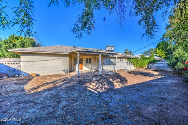 Building Photo - 8235 E Virginia Ave