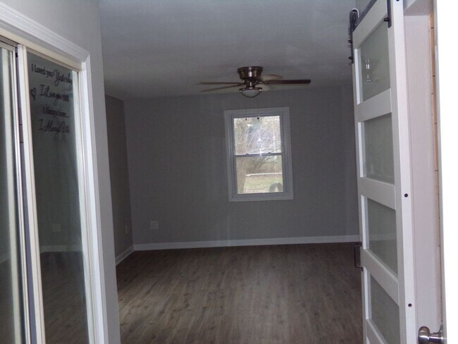 Building Photo - Stunning 4-bedroom, 2-bathroom home in Elizabethtown, KY!