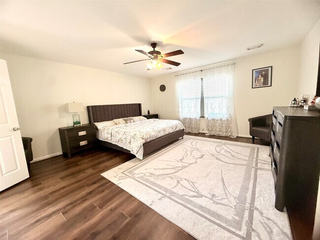 Building Photo - 4615 Pin Oak Creek Ln