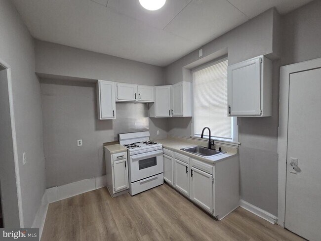 Building Photo - 633 E Allegheny Ave