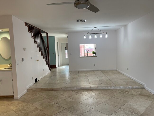 Building Photo - 708 Sea Palm Ln