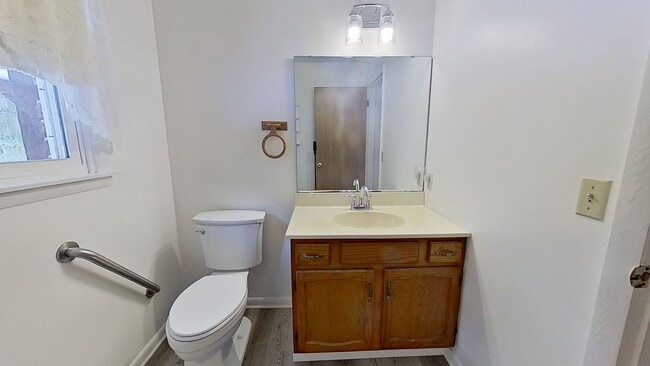 Building Photo - Spacious Raised Rancher with Two-Car Garage - MOVE IN SPECIAL