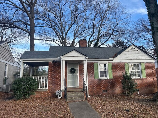 Primary Photo - 4 Bed and 2 Bath in Atlanta!